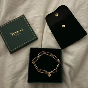 Armband - Oanvänt armband från Ylva Li, nypris 999! Har även matchande halsband!