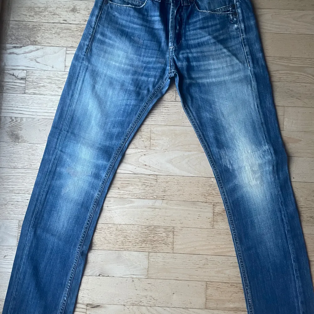 Hej, säljer ett par dondup jeans storlek 30. Riktigt bra skick. Nypris är ca 3500. Jeans & Byxor.