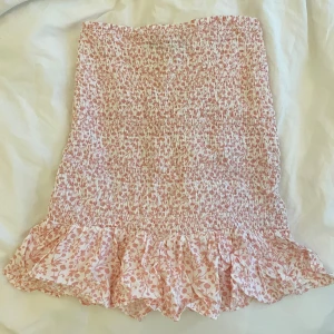 Mönstrad kjol - Kjol som även kan användas som en topp Aldrig använd endast testad