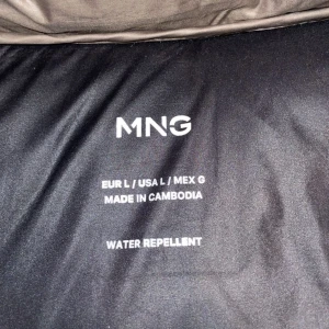 Best jacket for cold days. - cozy and warm winter jacket and good for rain, used 3 times, size Large, bought from Mango