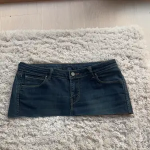 Från acne jeans kjol 