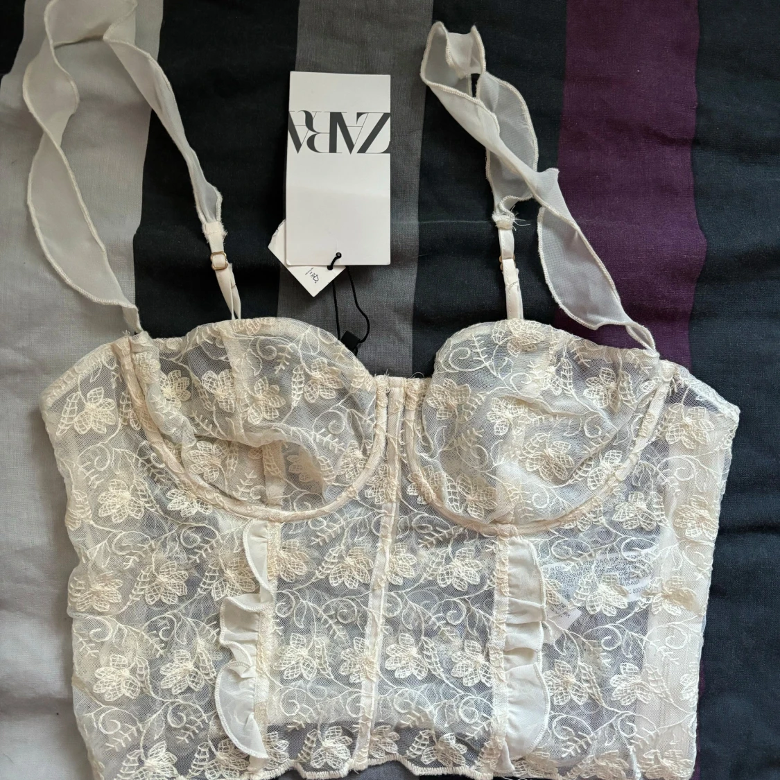 Vit spetskorsett från Zara