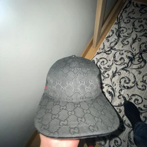 Gucci keps - Säljer min Gucci keps.pris kan d 