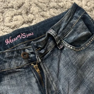 VS jeans - supersnygga lågmidjade bootcut jeans från miss VS 💗💗 knappt använda då de inte passade 