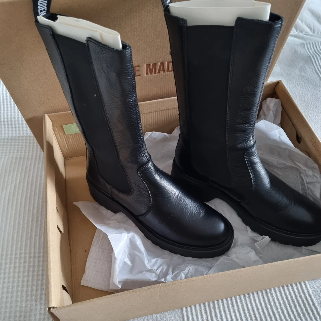 Svarta läderstövlar från Steve Madden