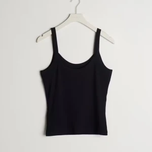 Gina tricot linne svart 💕 - Säljer detta Gina tricot linne i str xs. 💕 köpt för några månader sen, säljes pga ingen användning. Går bra att trycka på köp nu. 💕