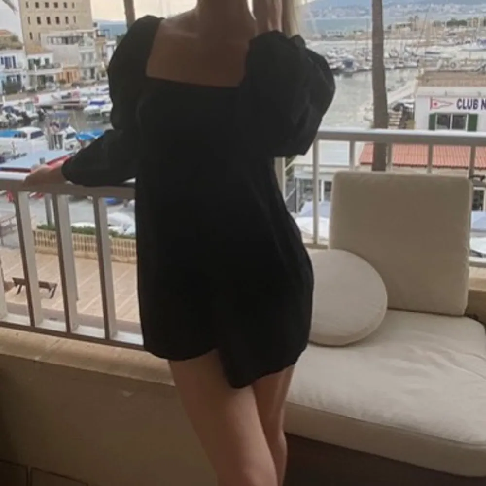 Kort Byxdress från Asos Strl 34 Fint skick! . Mekot.