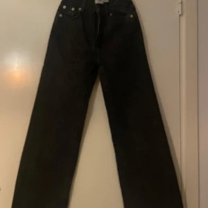 Svarta Baggy jeans 2 pack - Jätte fina svarta Baggy jeans  Båda par är likadana