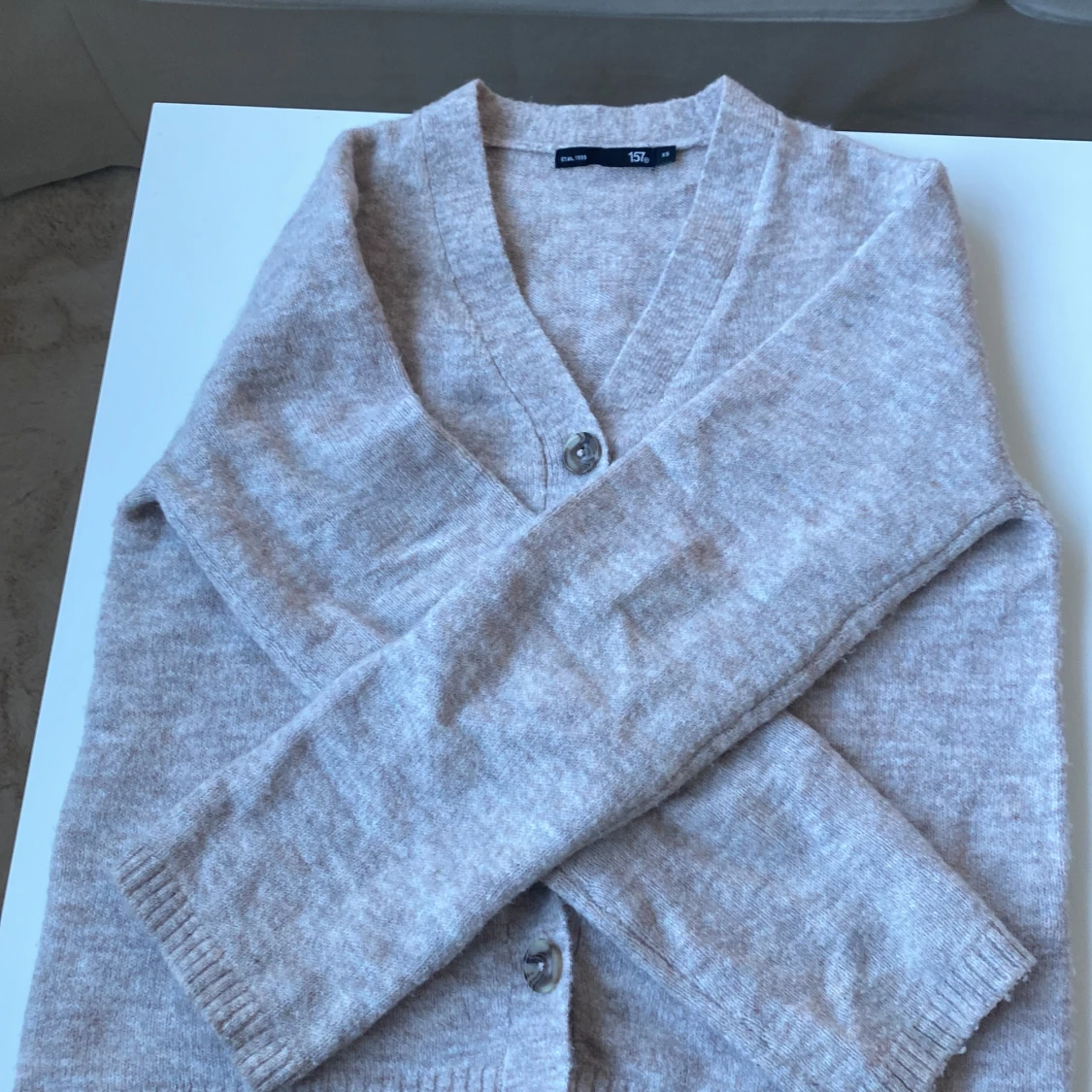 Stickad beige kofta - 90