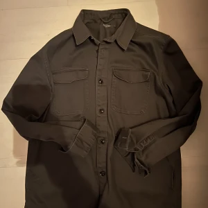 Dressman Cardigan - Cardigan som använts fåtal gånger, som ny!👍🏽 passar även dom som har M