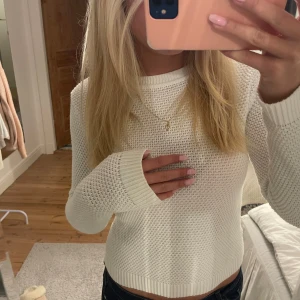 Stickad tröja  - Mönstrad stickad tröja från vila, använd 1-2 gånger, som ny!🤍