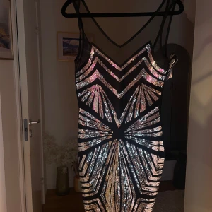 Paljett klänning NLY - Oanvänd paljett klänning från NLY one Med lappar kvar!  Perfekt till Nyår