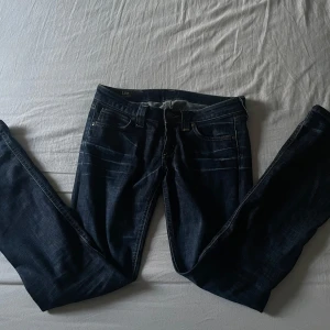 Lee jeans  - Supersnygga mörkblå bootcut jeans från lee💕