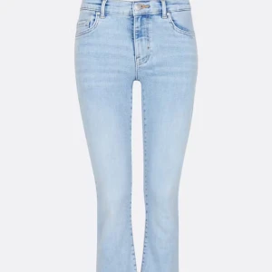 ljusblå jeans - säljer dessa ljus blå jeans ifrån bik bok, skicket är super och nypris är 699💕💕