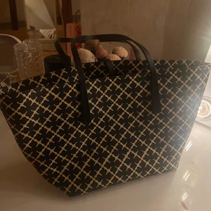 Malene Birger väska  - Säljer denna superfina Malene Birger väskan eftersom den inte kommer till användning. Inga defekter! Dustbag tillkommer. 🥰