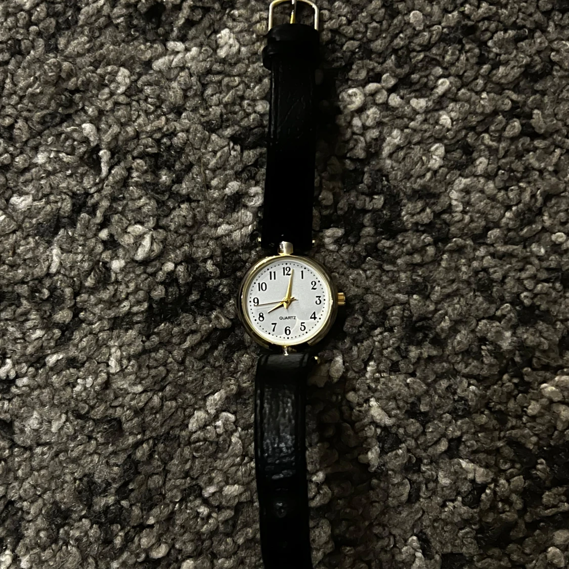 Classy guld svart klocka