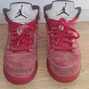 Jordan retro 5 - Jordan retro 5 skor Storlek 38 skick 7/10 
