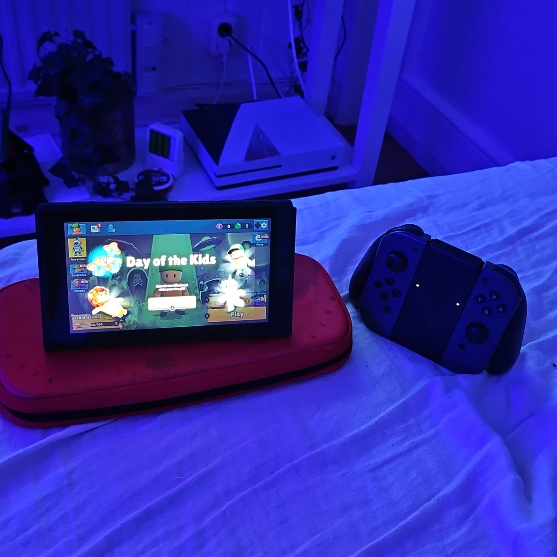 Nintendo Switch med röd väska - 91