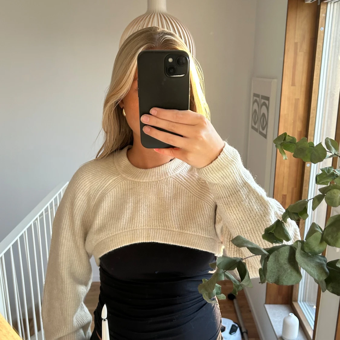 Vit kort stickad tröja 