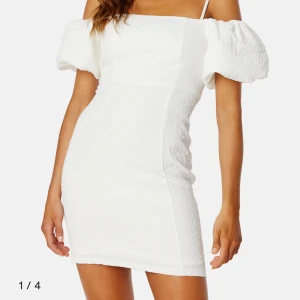 Studentklänning - Perfekta klänningen till studenten från zalando för 879 kr💕 aldrig använd, prislapp och allt kvar! 