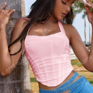 Korsett topp  - Säljer denna fina korsett topp. Använd 1 gång. Kan ljustera hur tajt man vill ha. Skriv gärna vid fler bilder eller vid frågor🩷