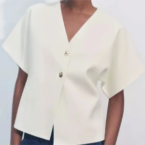 Zara topp - jättefin och efterfrågad topp från zara, helt ny med lapparna kvar och som är helt slutsåld🩷