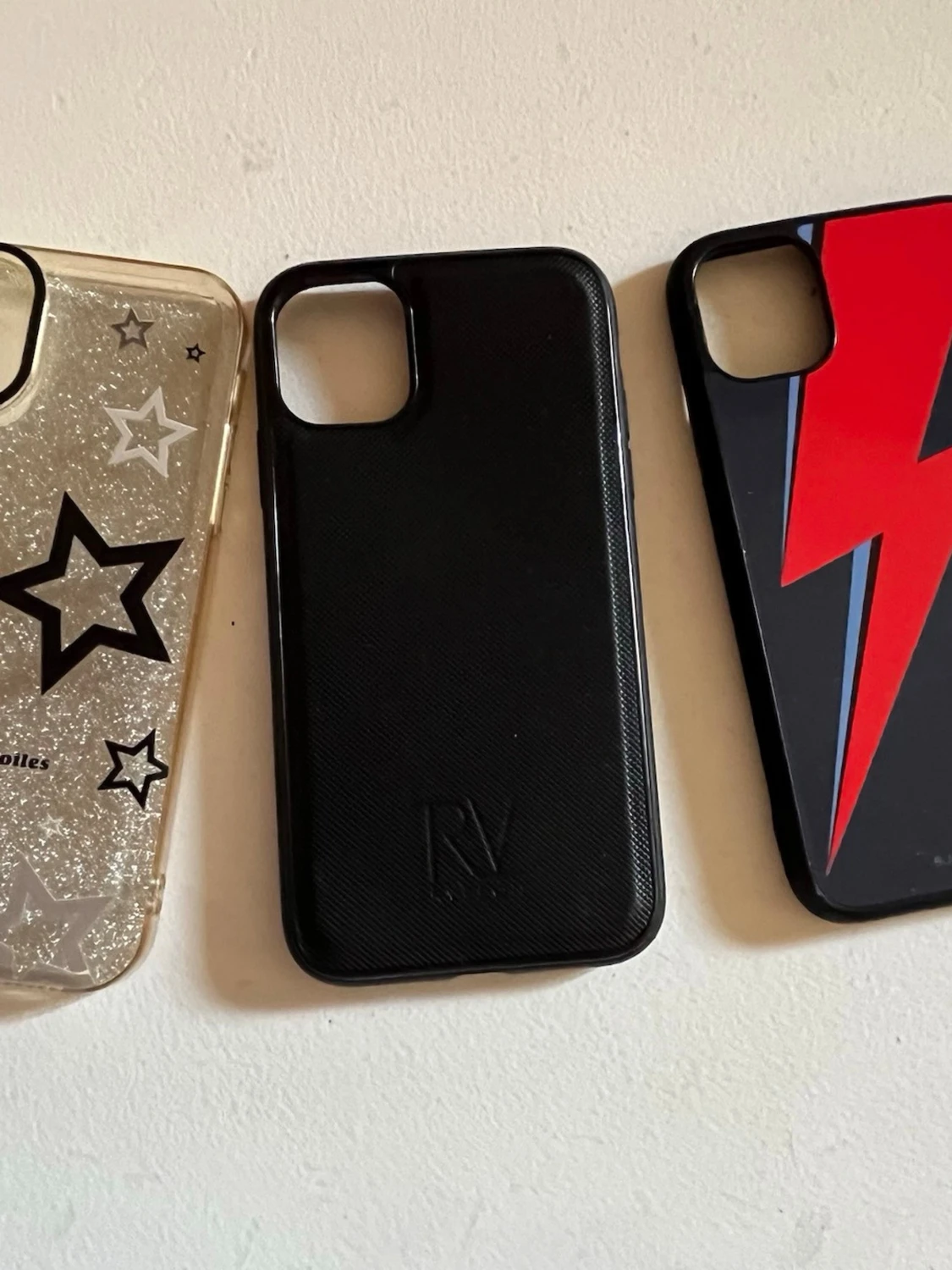 Tre snygga mobilskal till Iphone 11 i olika stilar
