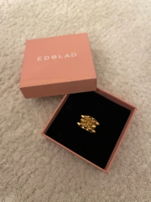 Edblad ring 🤍strl 16.80 - Säljer min Edblad ring då den inte används, pris kan diskuteras 🤍 Strl 16.80 