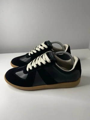 Masion margiela - Kommer med box och dustbag,mycket bra sick,hör av er vid funderingar 