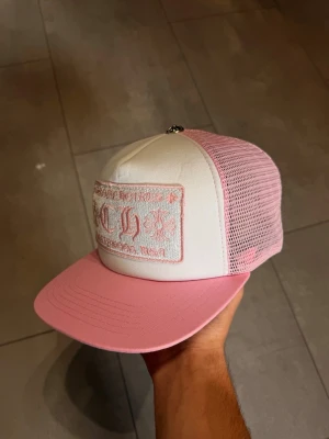 Chrome Hearts Keps - Keps från chrome hearts, kepsen är helt ny och i väldigt bra kvalité. Hör av dig vid fler frågor!
