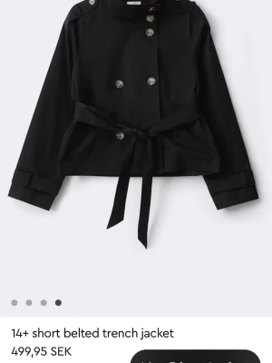SÖKER JACK-BAND - Köpte denna på Gina i butik, men fanns ingen band till. Har nån ett band i svart som ej används som du vill sälja? Hade uppskattats ifall nån vill sälja det. 🫶🏼