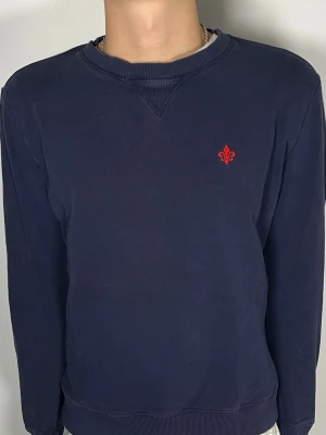 Morris tröja - 👕 Plagg: Tröja                                                           📏 Storlek: M                                                             🏷️ Märke/Modell: Morris                                                ✨ Skick: Fint skick                                                        💬 Vid frågor är det bara att skriva!                                                                                          🛍️ Gramenti