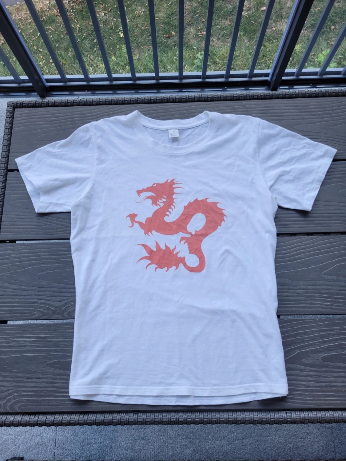 Vit t-shirt med dean blunt motiv