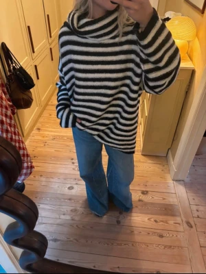 Stickad tröja NAKD - Oversized stickad tröja i stl l från nakd prislappen sitter kvar💕