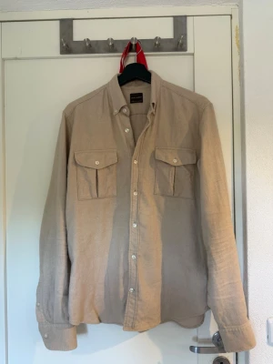 Oscar Jacobson overshirt - Overshirt från Oscar Jacobson. Bra skick, skönt material 