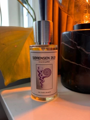 One Bold Chemist Sørensen - Säljer min OBC parfym Sørensen då den inte används längre. Dupe på Initio Side Effect! Se bilden hur mycket som är kvar!