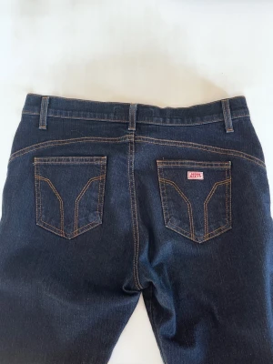 Miss sixty y2k-jeanshorts - Perfekta till sommaren! W28 men ganska små, passar XS-S. Stretchigt jeans material!