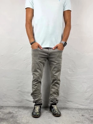 Replay jeans  - Ett par riktigt snygga jeans från Replay i storlek W29 L32 i modellen Anbbas Hyperflex 