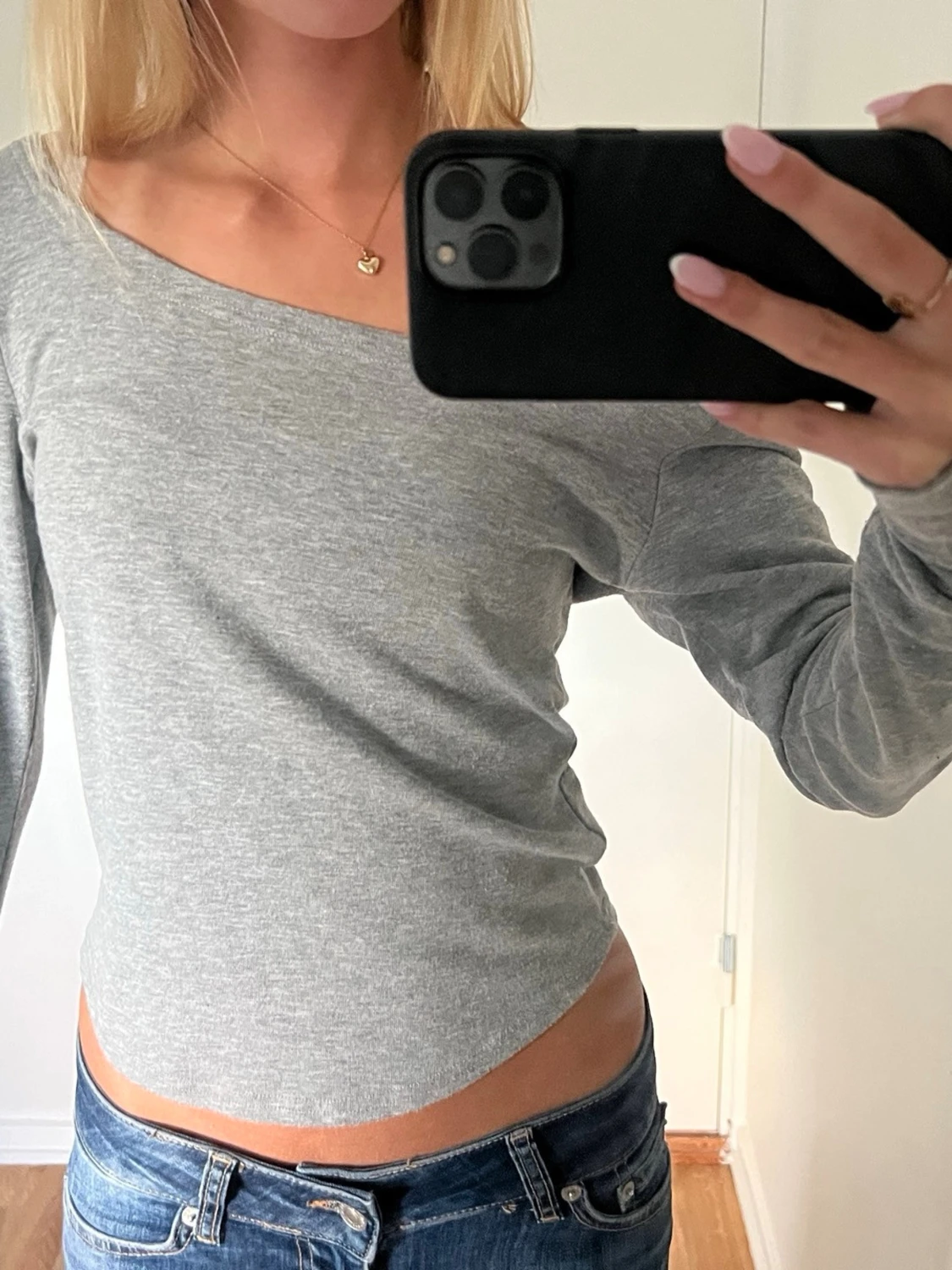 Grå långärmad topp 