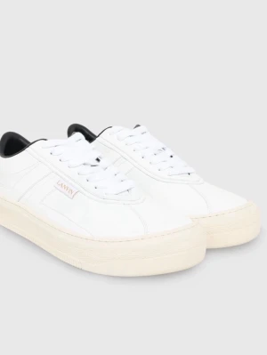 Lanvin sneakers - Ett par fräscha sneakers från lanvin som är stiliga. Helt nya. Nypris 7599kr. Mitt pris 3499