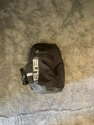 Nike jag  - Nike bag for basketball and football players