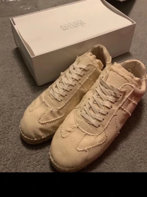 Maison Margiela espadrillos  - Storlek 44/45, beige, box medföljer. 