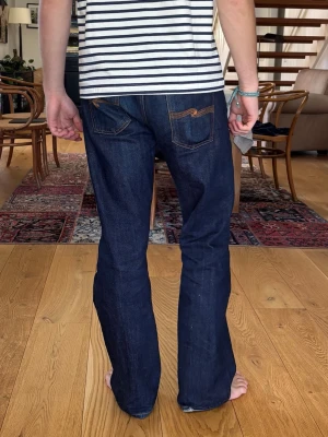 Regular Alf dry Japanese selvedge  - W30 L32, modell 183cm 72kg