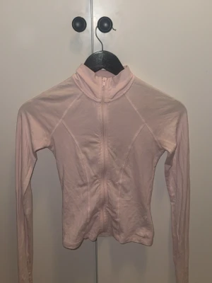 Rosa zip tröja från ginatricot - Fin rosa tröja💞
