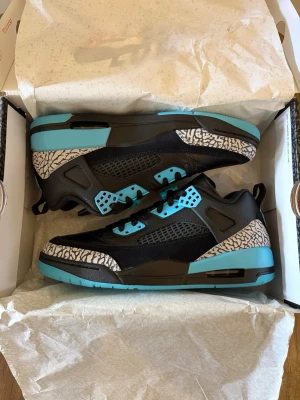 Jordan spizike black gamma blue  - Helt nya oanvända Jordan spikzike black gamma blue. Hör av er för frågor. Kolla gärna mina andra produkter👊