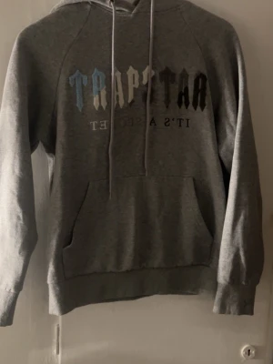Trapstar tröja - Inga täcken på användning, pris kan diskuteras skriv för bilder eller frågor
