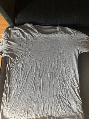 T-shirt Hugo Boss - Hör av er vid funderingar✌️