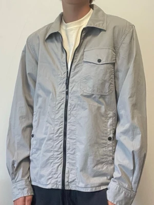 Woolrich overshirt jacka  - Woolrich || storlek S || modell i bilderna är 173cm lång || skick 9/10 || nypris ca 3000kr mitt pris endast 1400kr