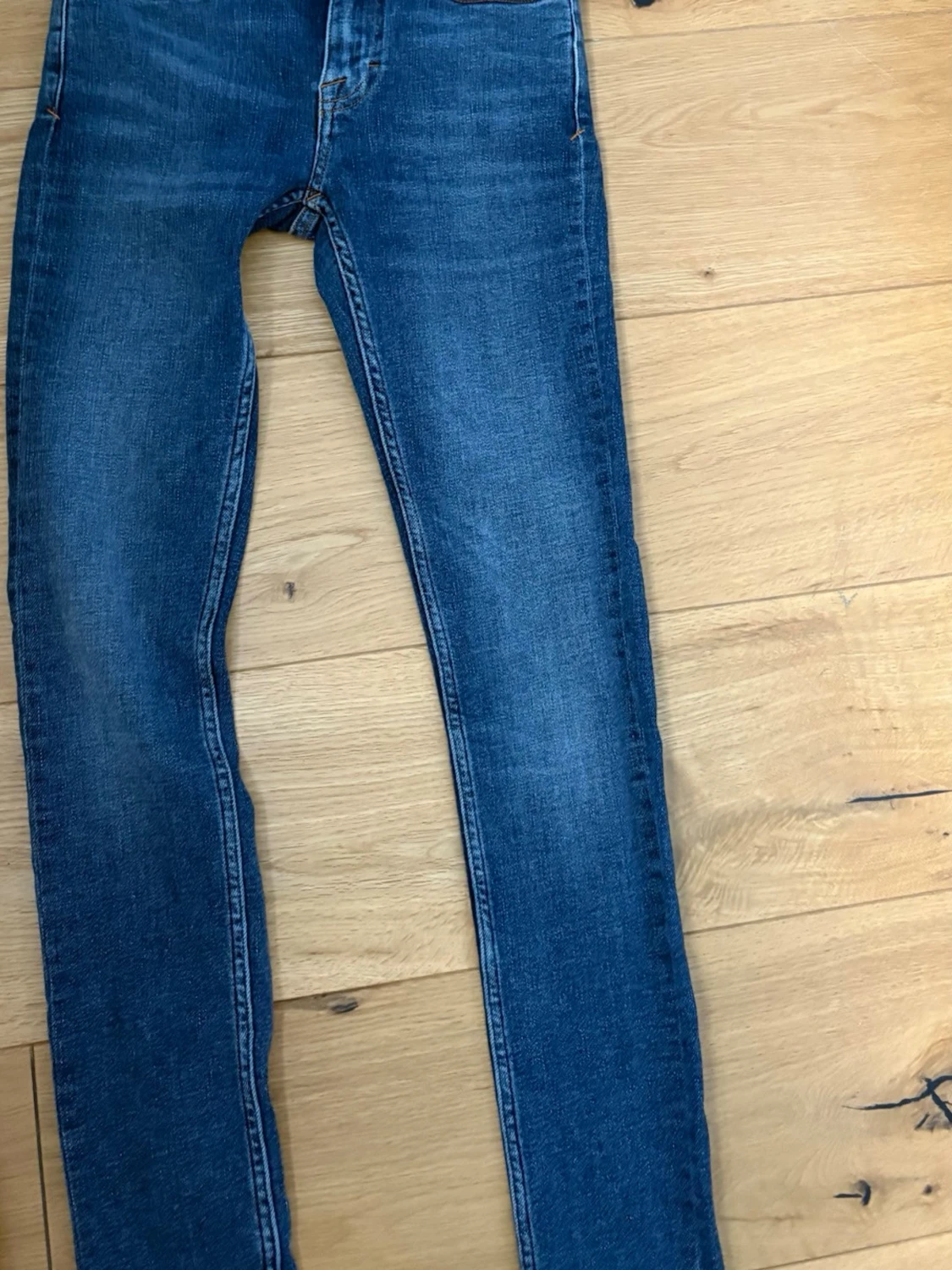 Mörkblå skinny jeans med kontrastsömmar - 1