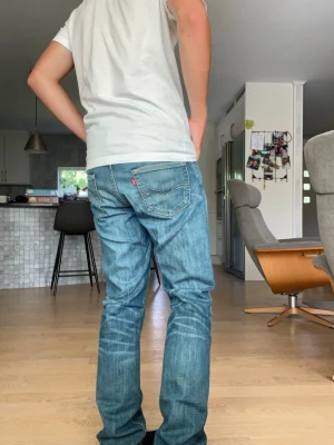 Levis’s 511a lite bootcut  - Tjenare!! Säljer nu mina extremt feta 511or dem har lite bootcut vilket gör dem helt perfekta. Mått är 108 längd och 40midja. Hör av dig vid minsta fråga!!